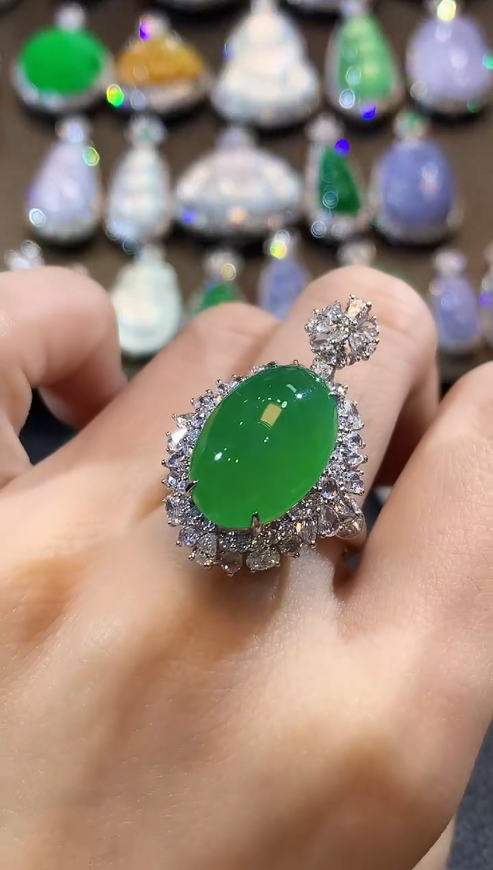 吊坠(不含链)18K金镶嵌翡翠吉**宝D59