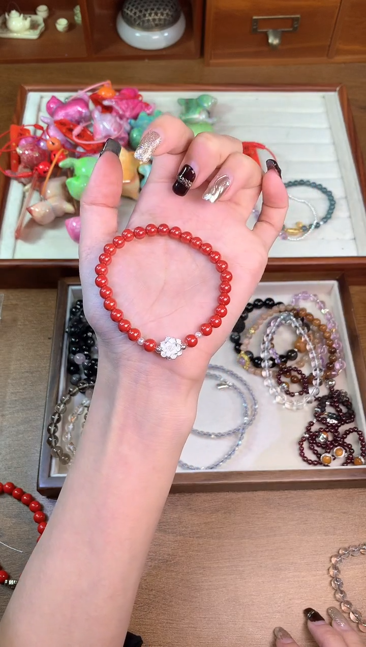 【闪购商品】和田玉手串未镶嵌足银莲花镜面红沙单圈