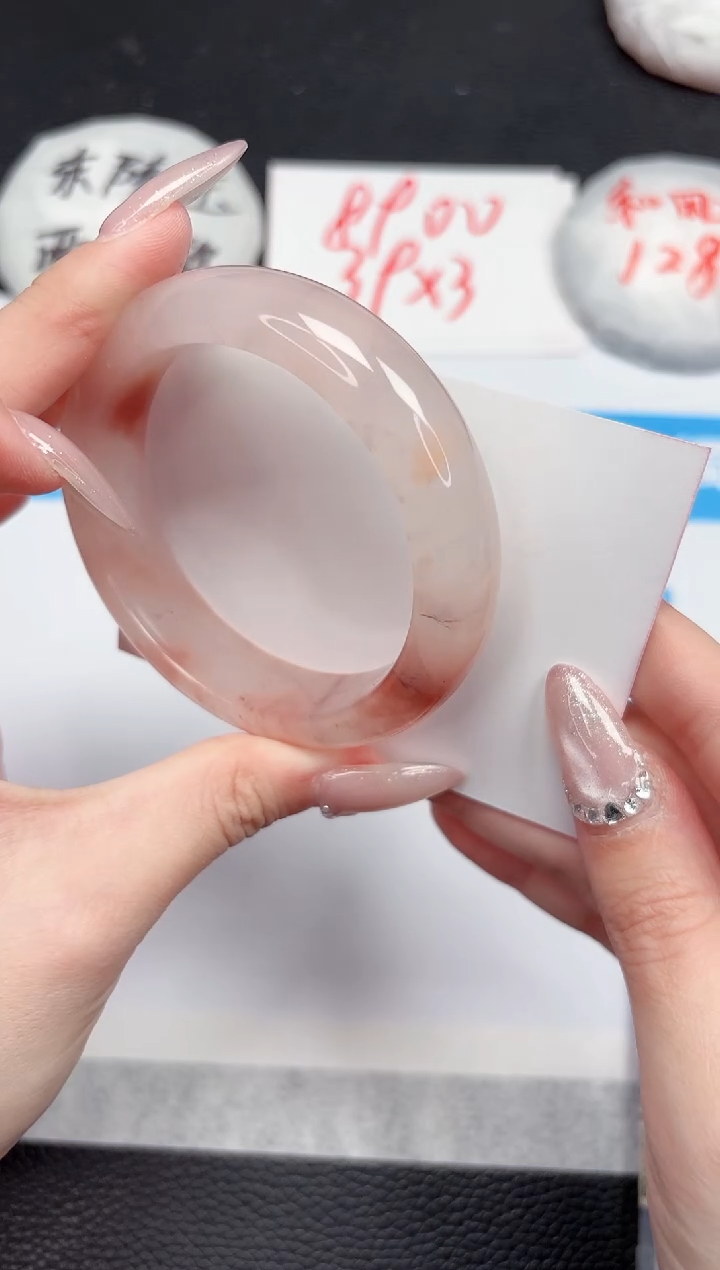 【闪购商品】石英质玉手镯未镶嵌70-55.5