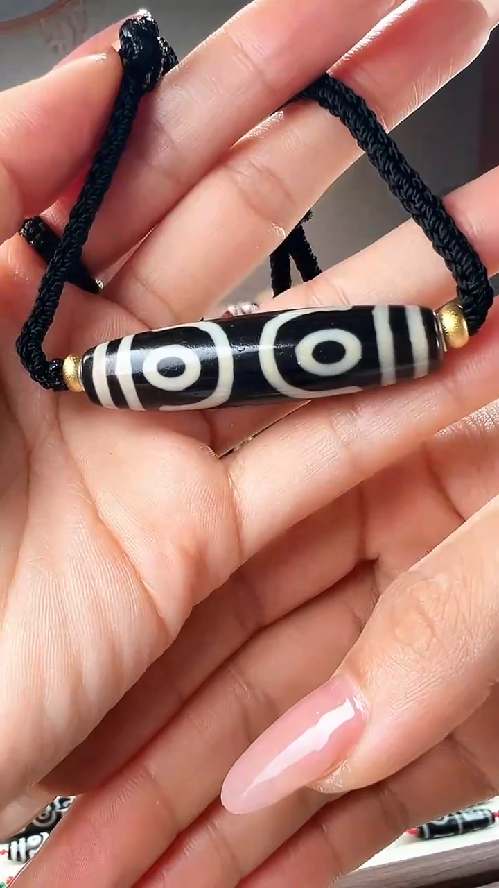玛瑙/玉髓颈饰未镶嵌坐****球三眼