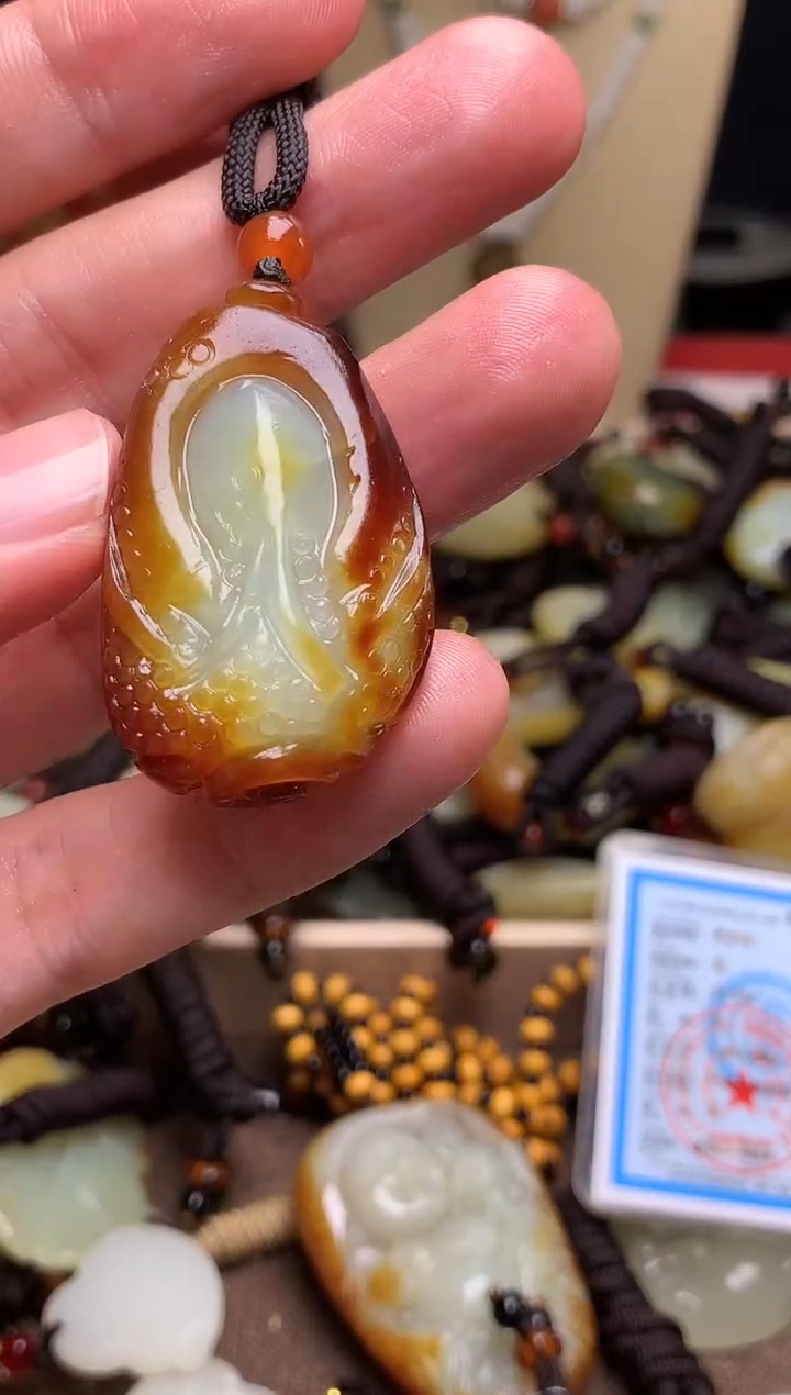 颈饰未镶嵌和田玉新疆料青海料清水和田玉吊坠