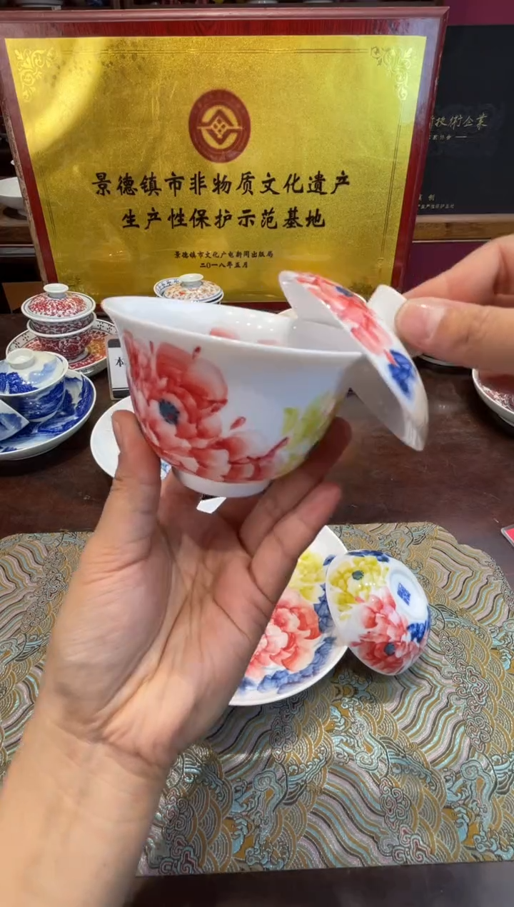 杯子瓷景德镇源头工厂生产，手工手绘