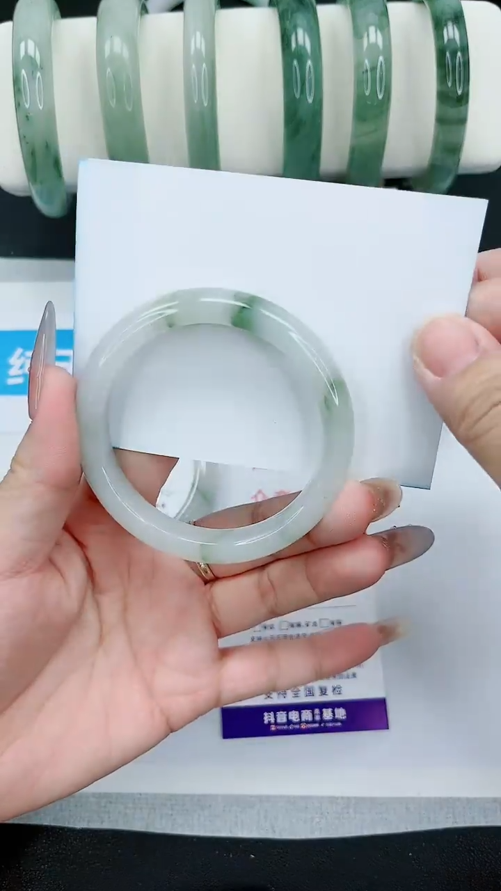 【闪购商品】石英质玉手镯未镶嵌69号/54-55圈