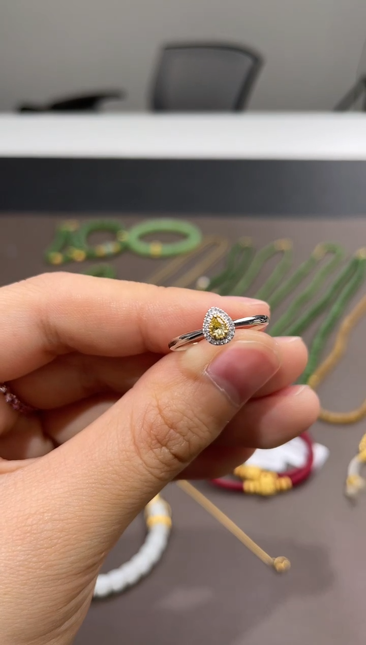 【闪购商品】钻石戒指18K金镶嵌TA0219-1620-611