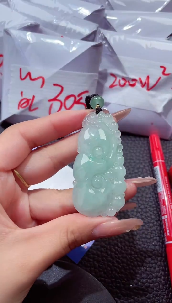 颈饰未镶嵌翡翠2