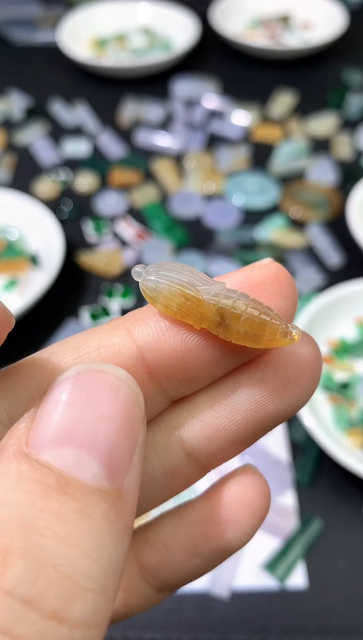 颈饰未镶嵌翡翠吊坠