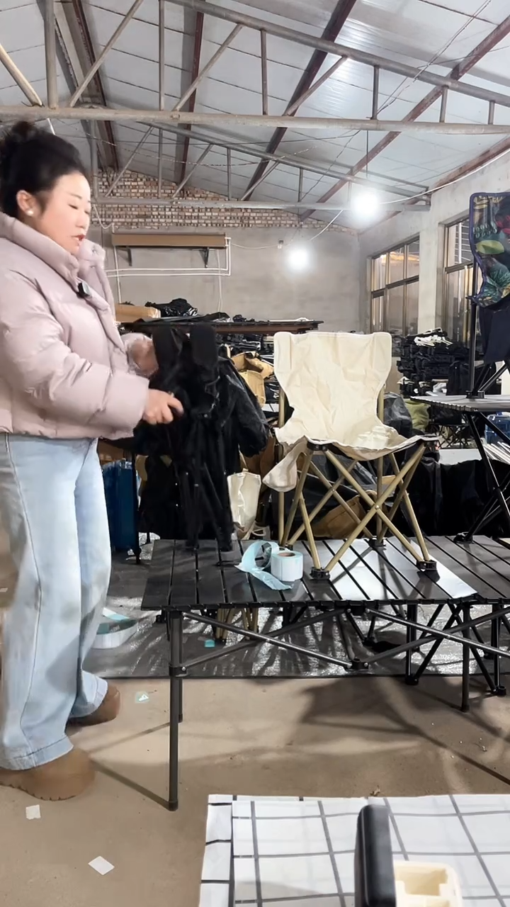 铁生锈  中号  折叠靠背 颜色随机