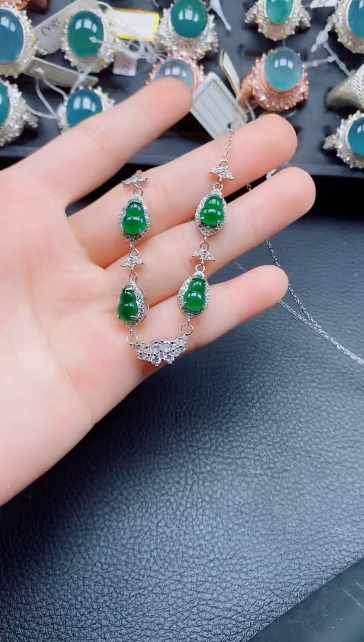 翡翠银S925镶嵌颈饰翡翠