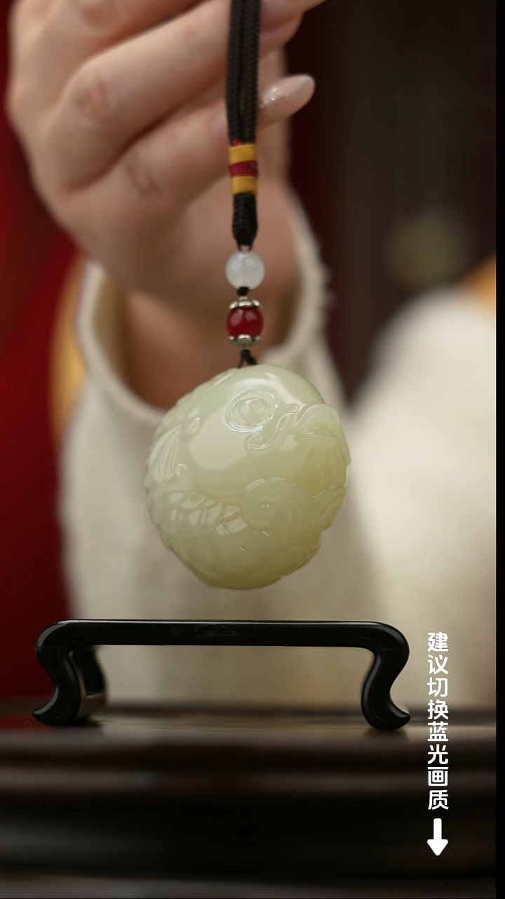 玉【年年有余】锦鲤天然玉石手把件