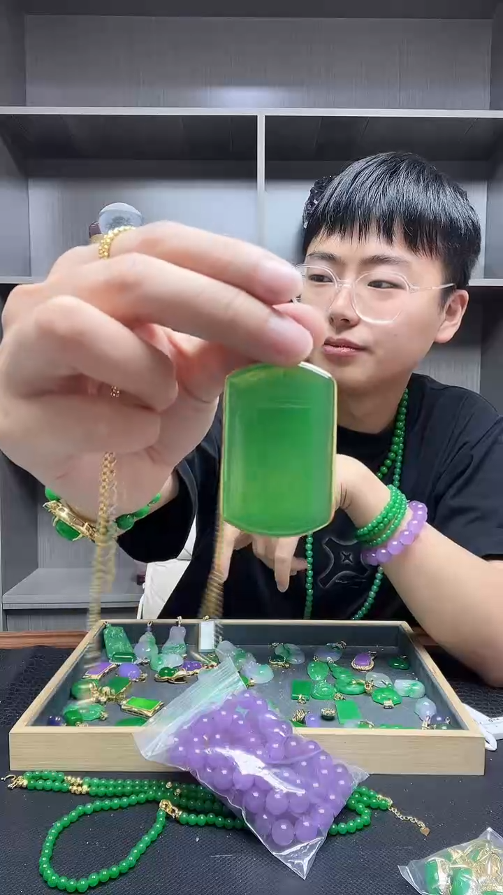 翡翠14K金镶嵌吊坠(赠链)吊坠