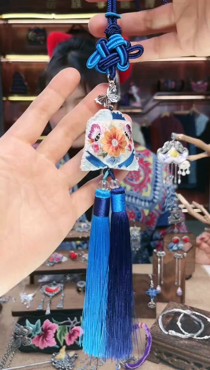 【闪购商品】织绣1708黔东南苗族刺绣