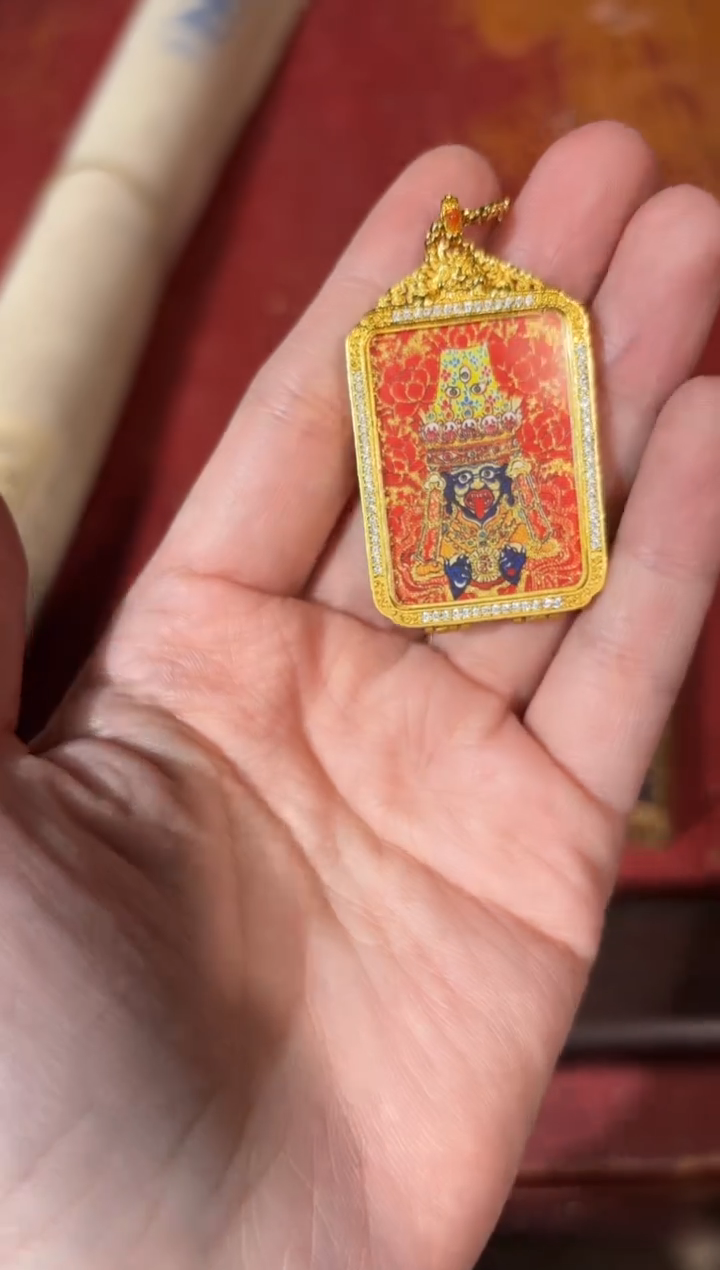 吊坠龙妹的唐卡tk16