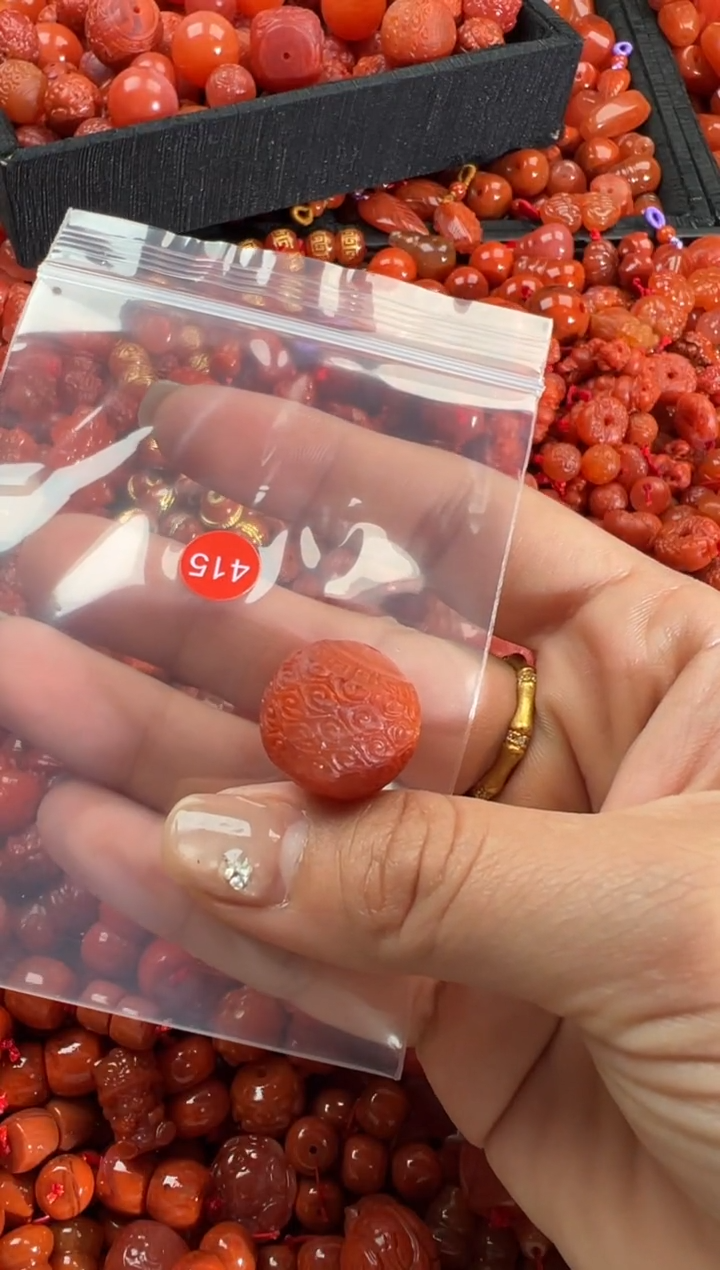 【闪购商品】南红玛瑙颈饰未镶嵌1