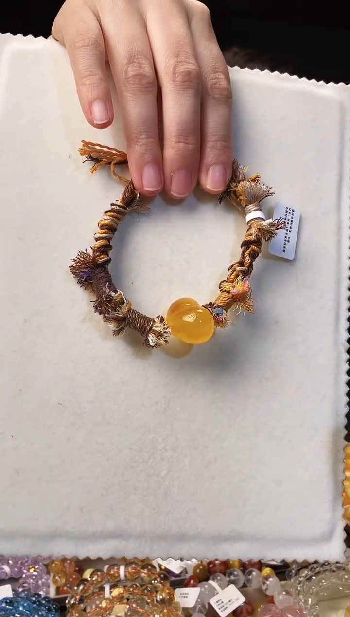 手绳蜜蜡未镶嵌?***?焦皮心心蜜蜡手绳