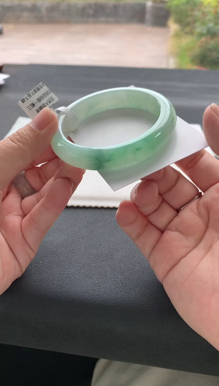 【闪购商品】翡翠手镯未镶嵌56.6正圈A6429买断
