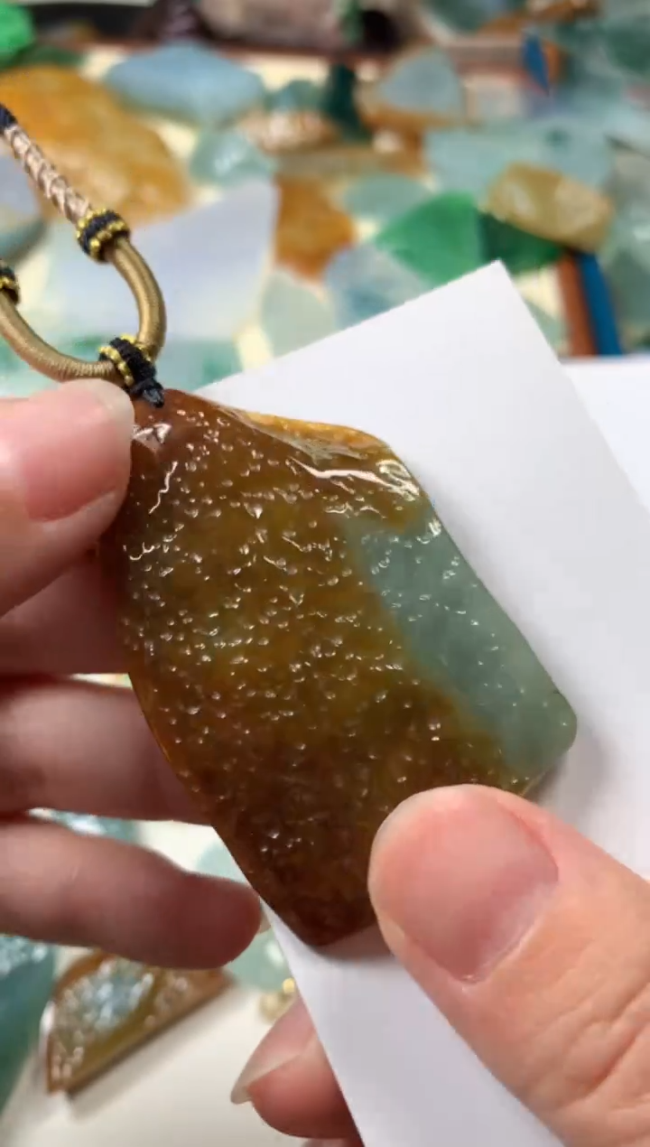 【闪购商品】翡翠颈饰未镶嵌吊坠