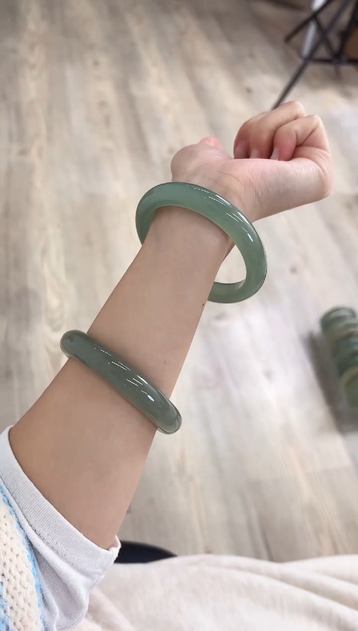 未镶嵌手镯石英质玉39-57D