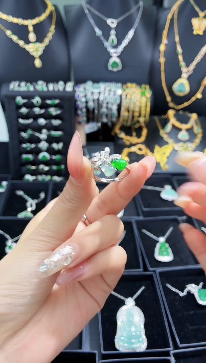翡翠戒指未镶嵌戒指