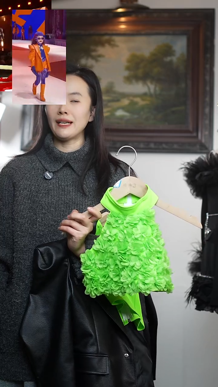 ?****姨130绿挂脖加花艺桐轩儿童礼服