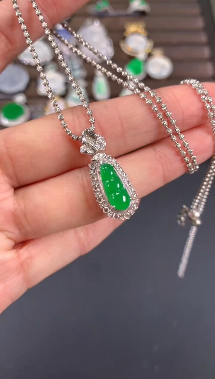 【闪购商品】翡翠吊坠(不含链)18K金镶嵌C39|8800