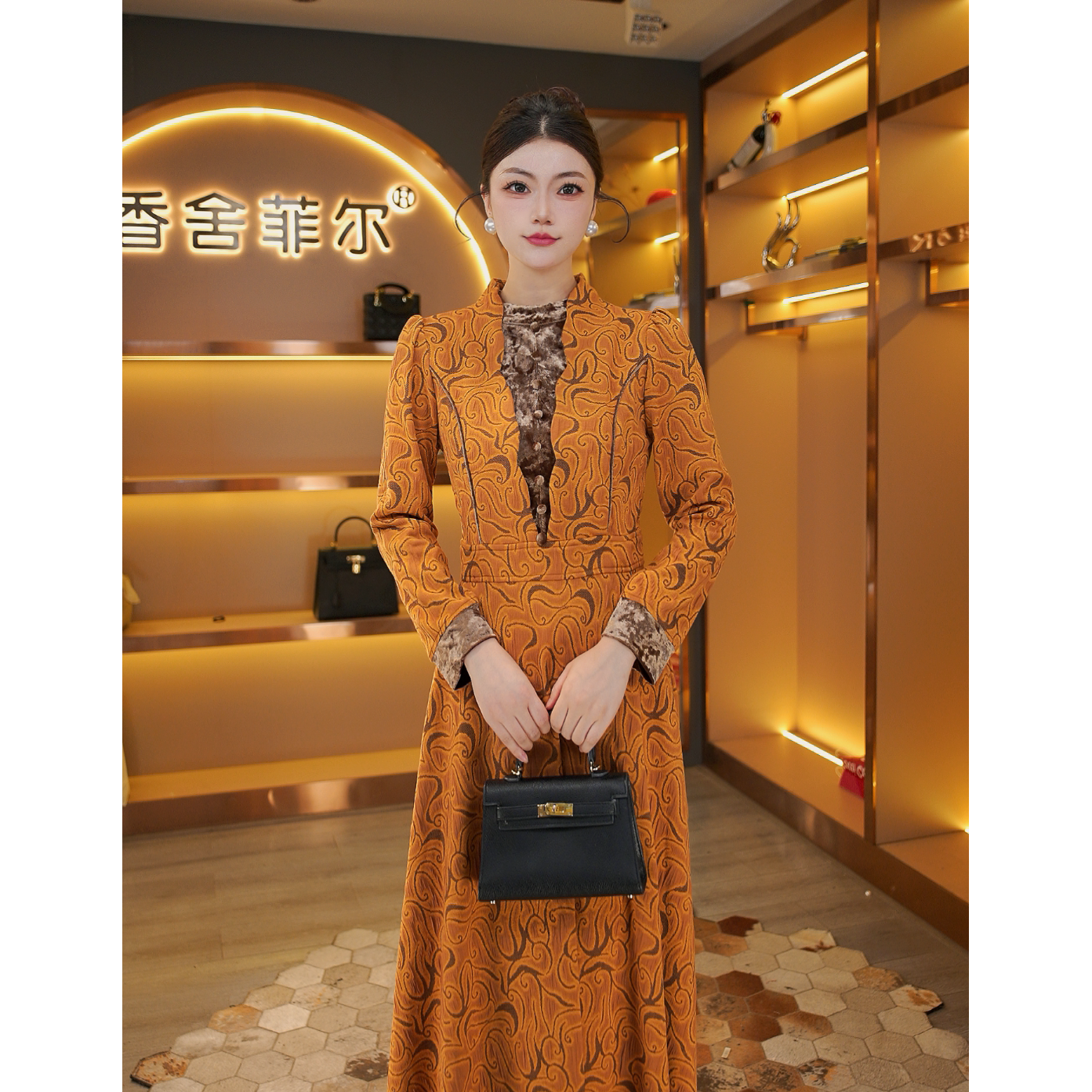 【香舍菲尔】82886-新款法式气质百搭显瘦轻奢修身连衣裙-佩