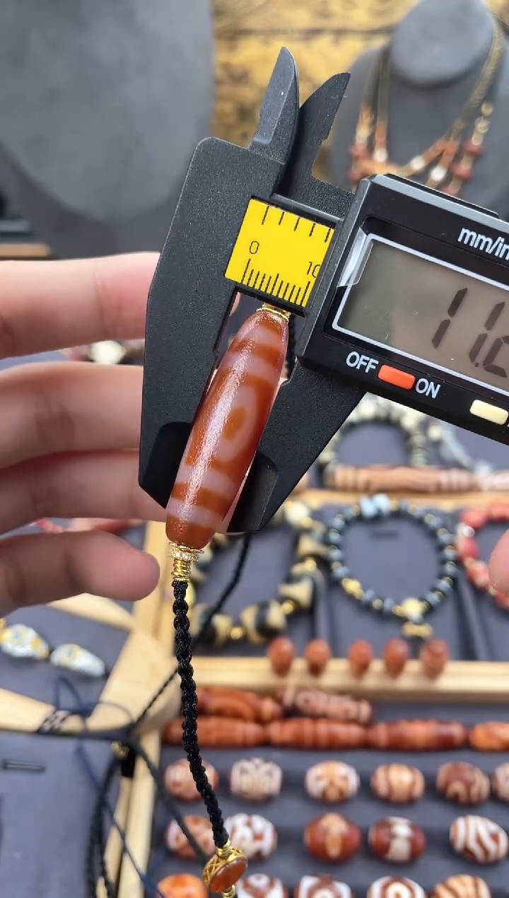 【闪购商品】玛瑙/玉髓颈饰未镶嵌美泓红肉三眼锁骨链