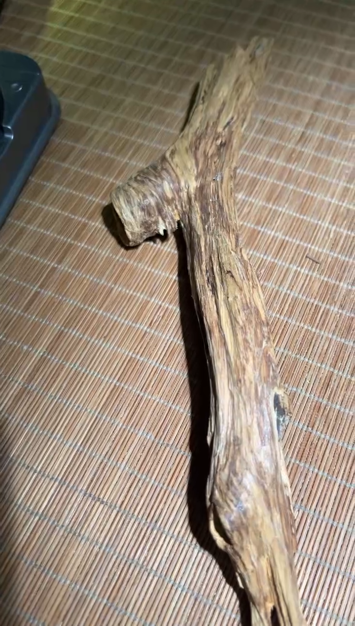 【闪购商品】沉香手把件西马52克