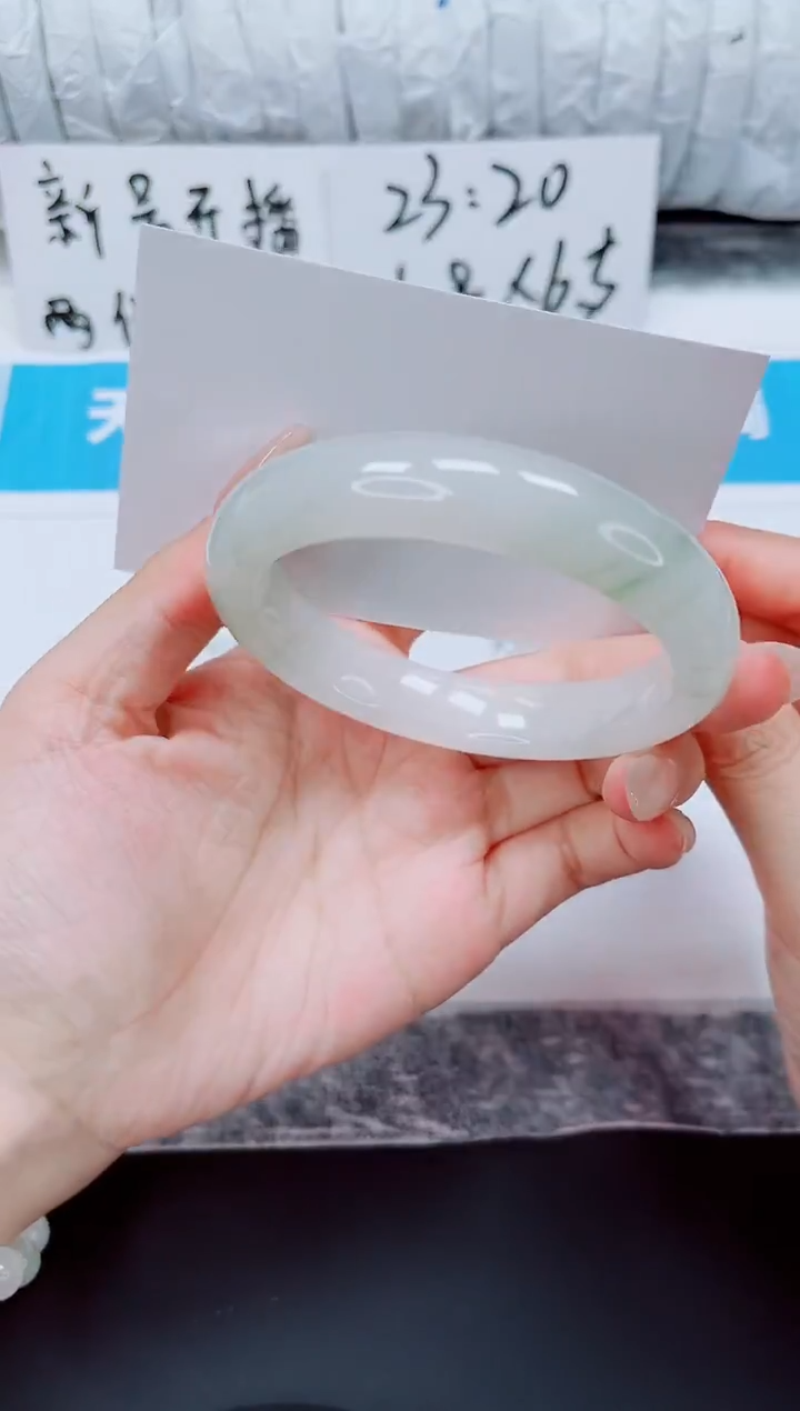 石英质玉手镯未镶嵌82-58