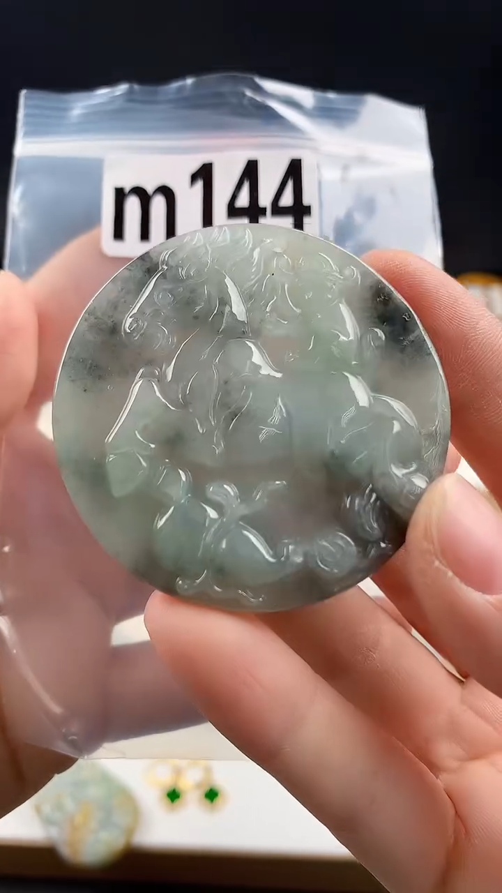 颈饰未镶嵌翡翠天然翡翠吊坠挂件