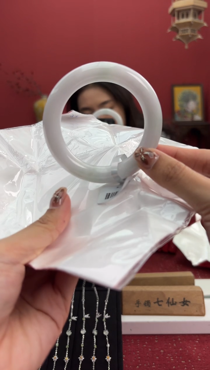 【闪购商品】翡翠手镯（圆镯）未镶嵌1手镯