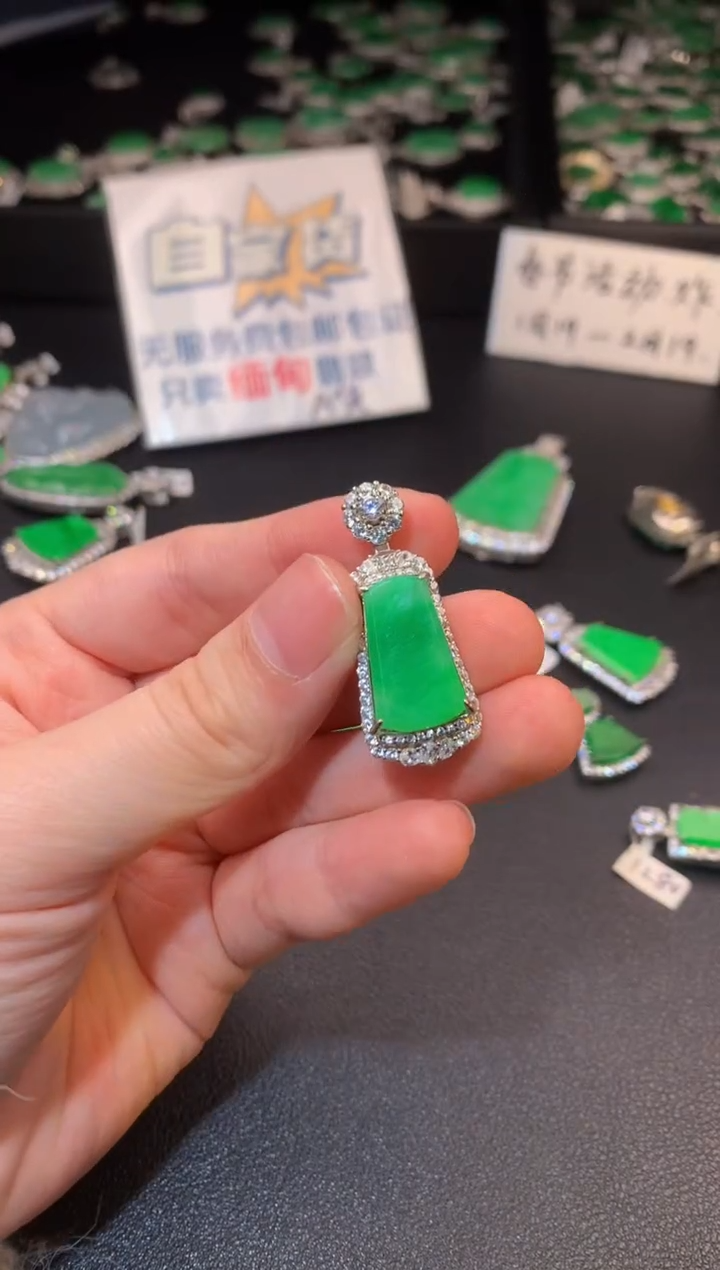 【闪购商品】翡翠颈饰银S925镶嵌翡翠