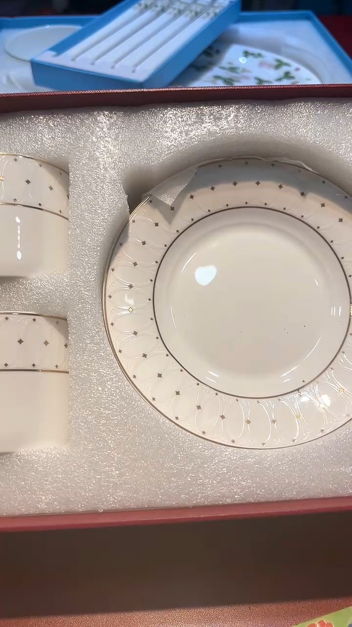 【闪购商品】瓷片锅碗瓢盆一件不剩