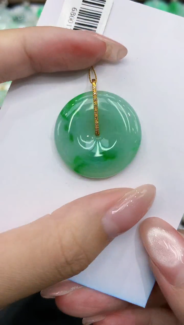 翡翠18K金镶嵌颈饰1111111111
