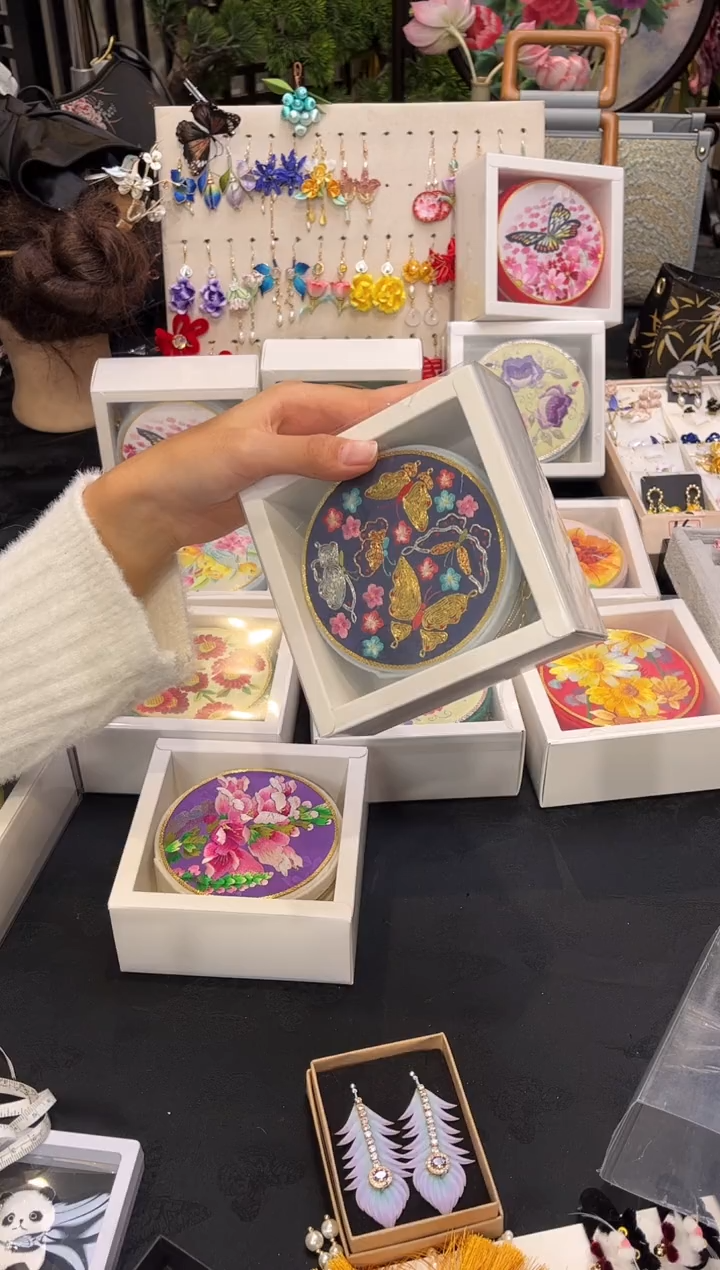 织绣傻****球非遗苏绣手工饰品