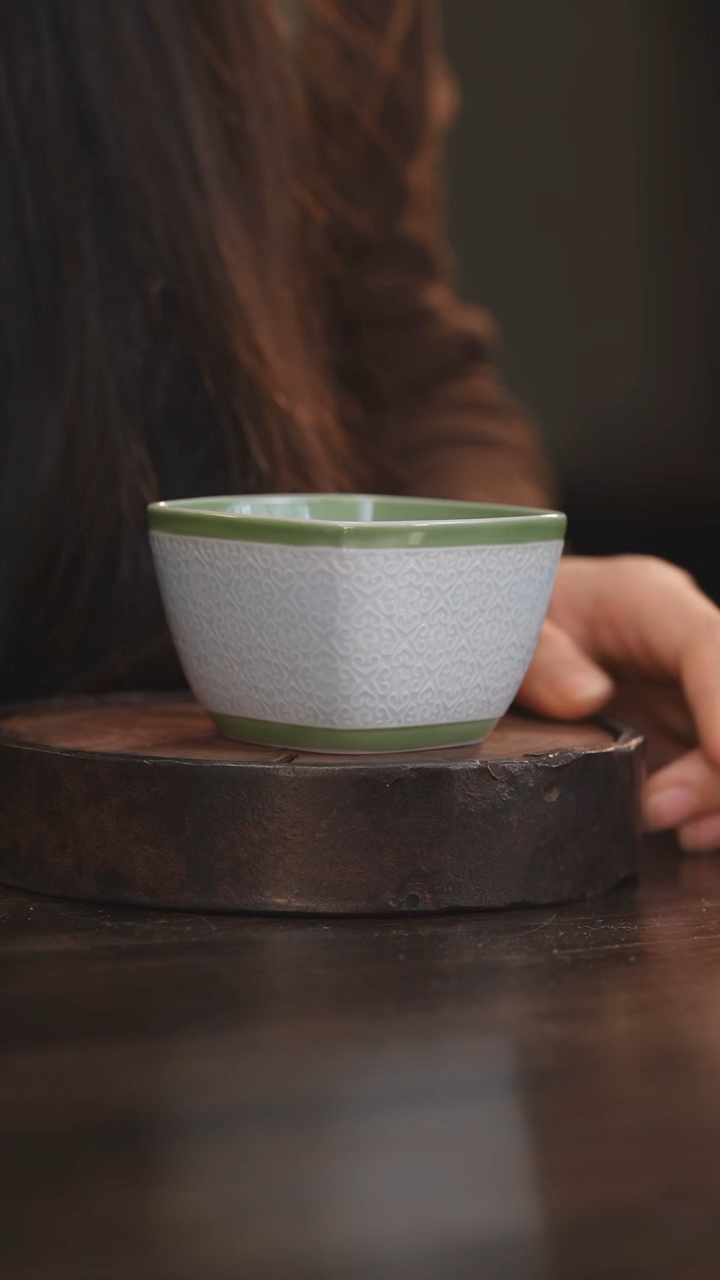【闪购商品】杯38柴房陶瓷丨竹绿色四方雕刻单杯