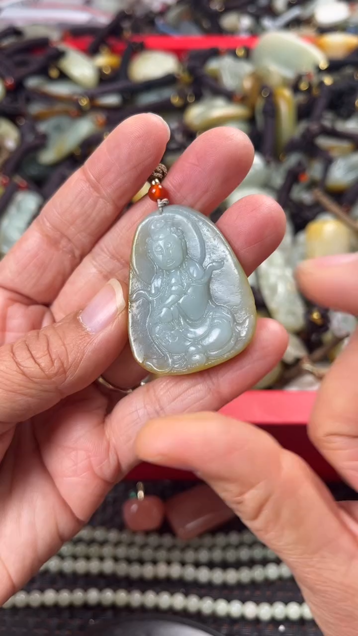 【闪购商品】和田玉颈饰未镶嵌多样性发货没有证书拍一发一有瑕