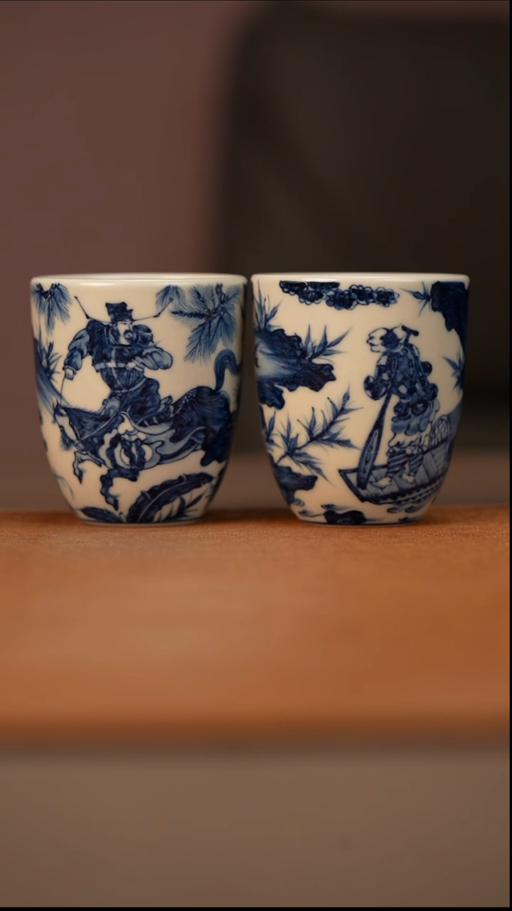 陶瓷幽蓝溪堂萧何月下追韩信手雷对杯（2号釉）