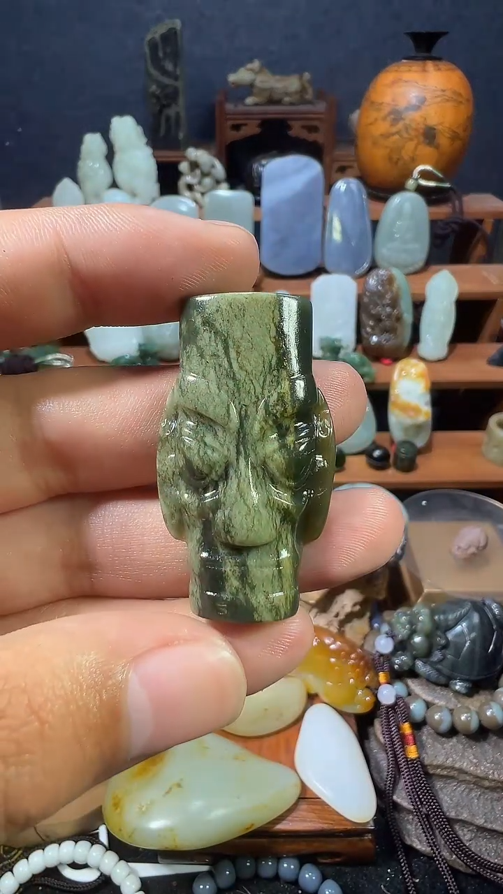 颈饰未镶嵌和田玉1