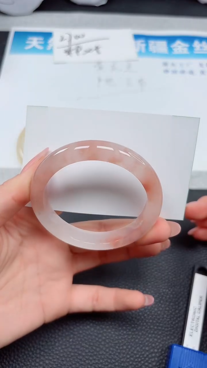 【闪购商品】石英质玉手镯未镶嵌447