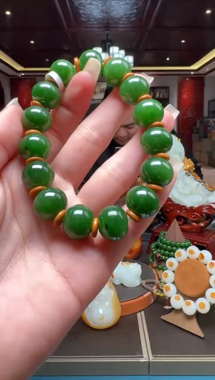 未镶嵌和田玉挂件by