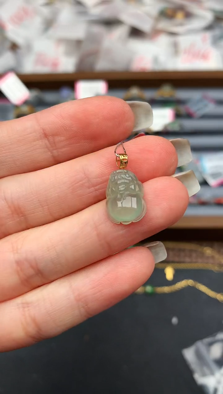 18K金镶嵌挂件翡翠—