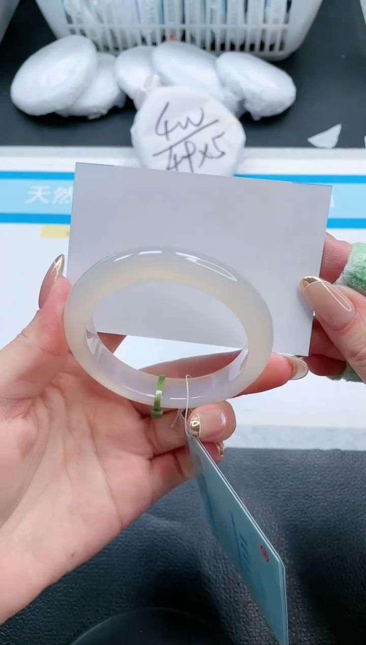 【闪购商品】石英质玉手镯未镶嵌19V259-55