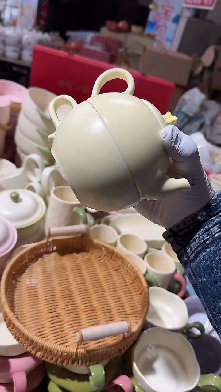 陶瓷斯巴达茶壶 微瑕凑满20元包邮