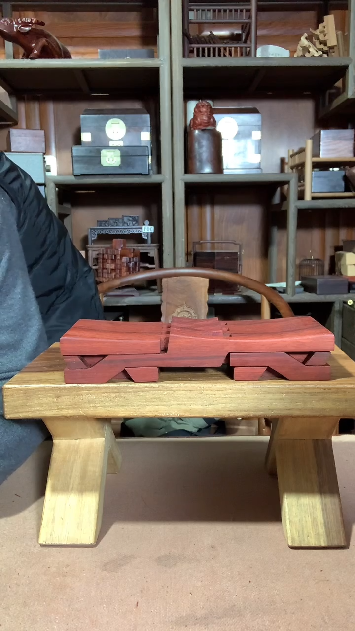 非洲紫檀（红花梨）瑕疵鲁班凳