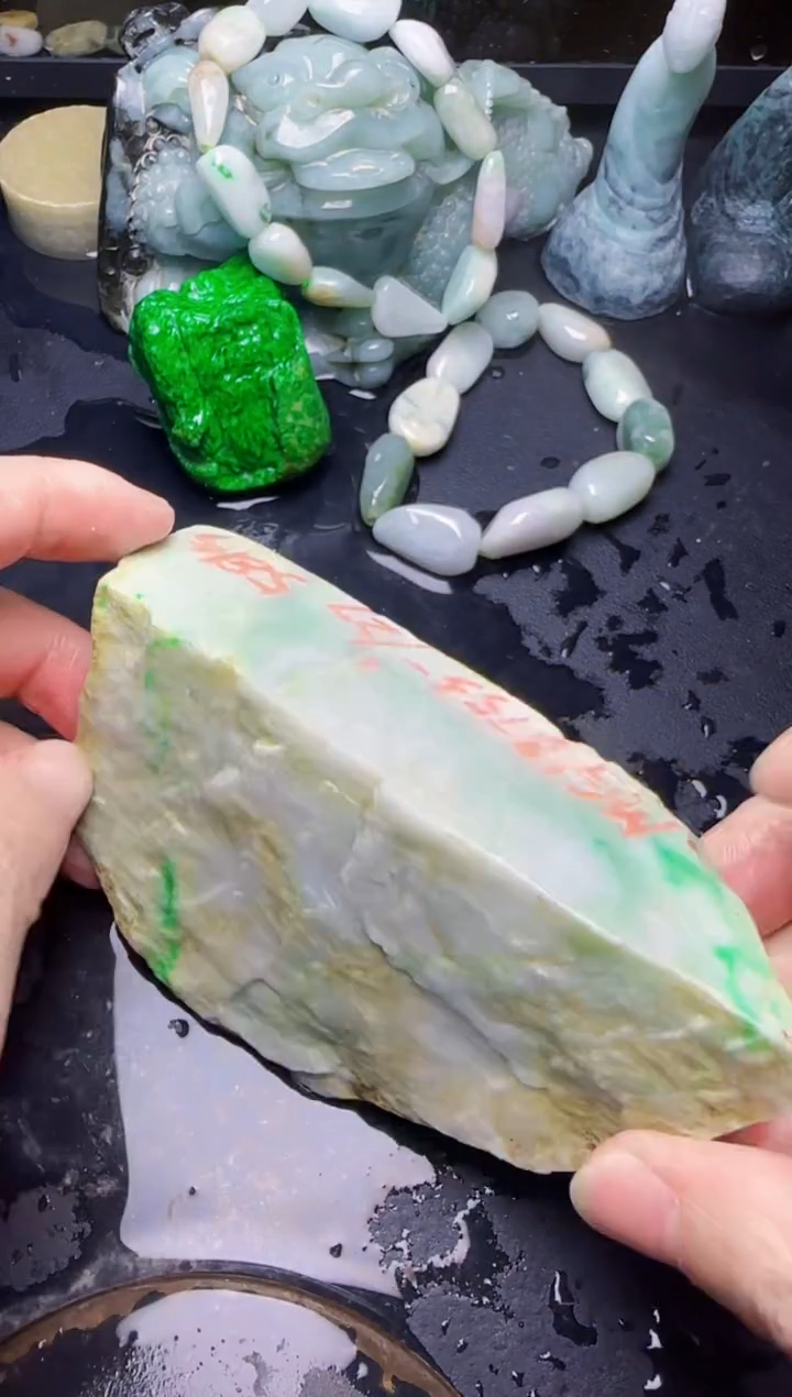 颈饰未镶嵌翡翠谈**今103