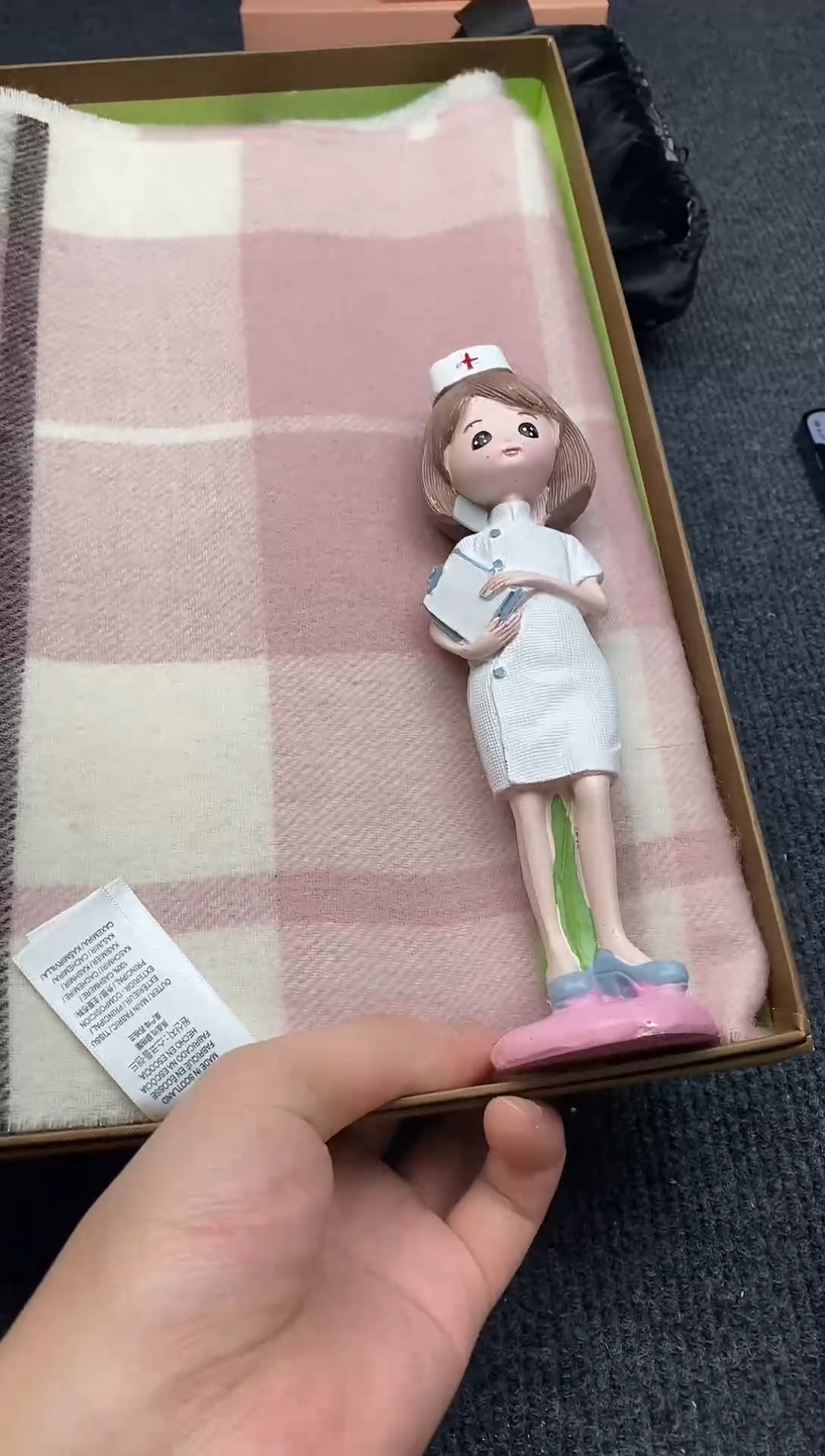 瓷片如图所示 平安高端礼品