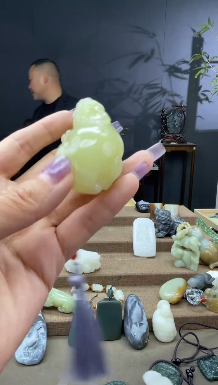 颈饰未镶嵌和田玉1