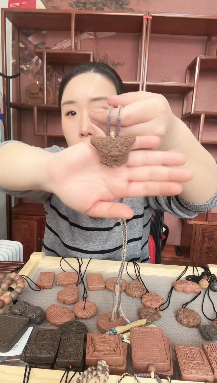 【闪购商品】泥塑春月蝴蝶香福蝶香牌