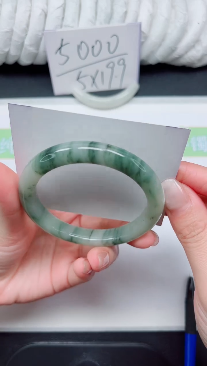 【闪购商品】石英质玉手镯未镶嵌60-57.9