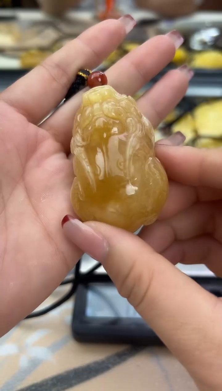 【闪购商品】琥珀裸石未镶嵌蜜蜡吊坠